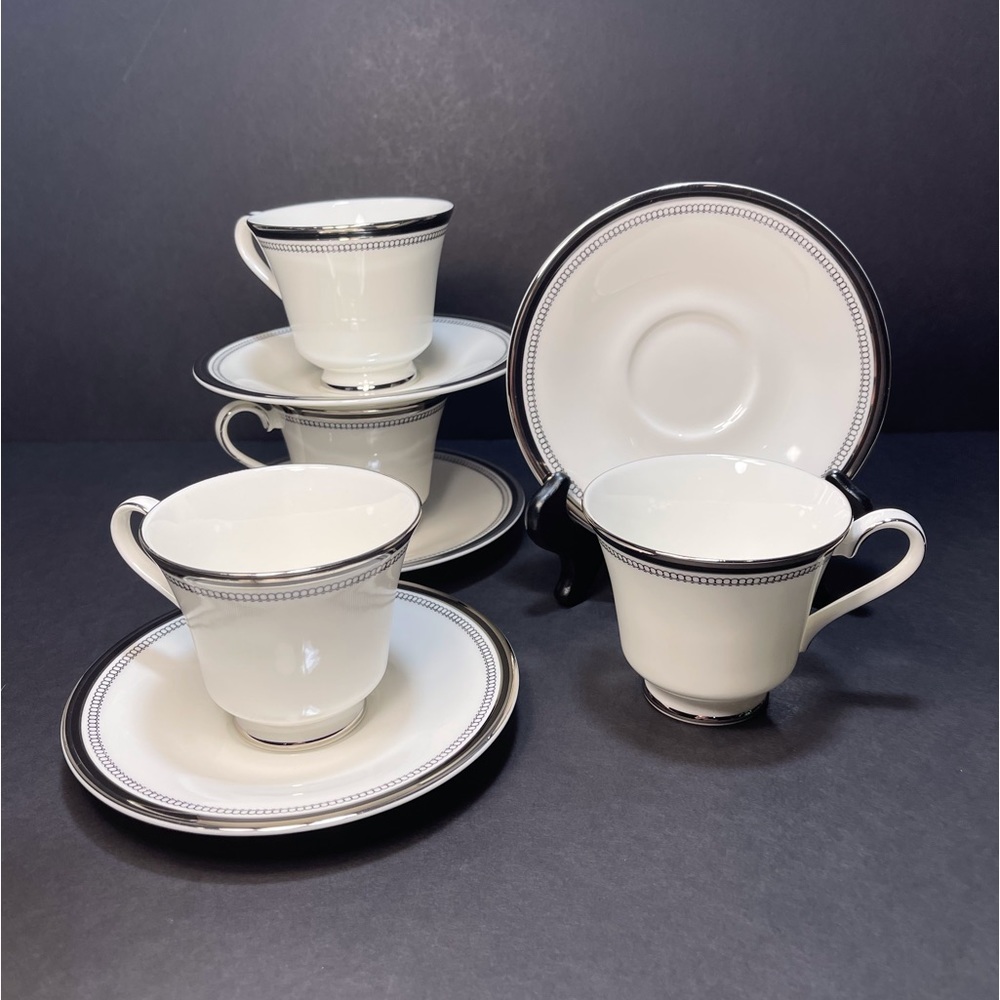 Royal Doulton SARABANDE Set of H.5023 Footed Teacups & Saucers